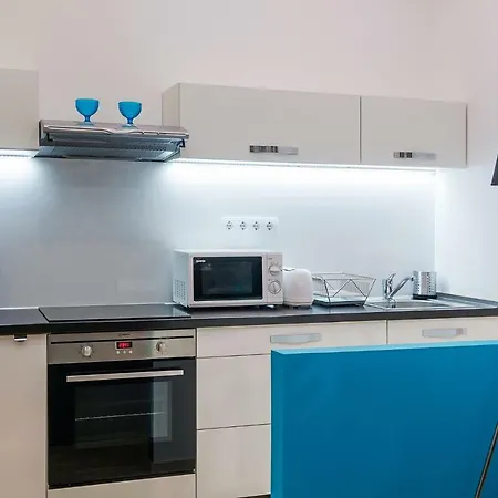Parking, Ac, 2 Bedroom Design Flat In The Center דירה