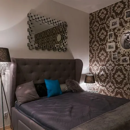 Parking, Ac, 2 Bedroom Design Flat In The Center דירה בודפשט